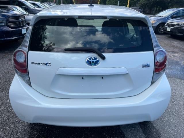 Toyota Prius c Four 2012