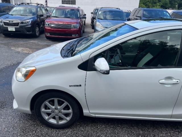 Toyota Prius c Four 2012
