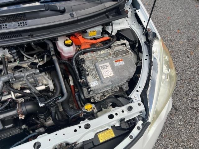 Toyota Prius c Four 2012