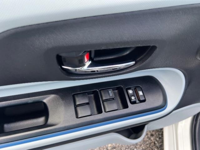 Toyota Prius c Four 2012