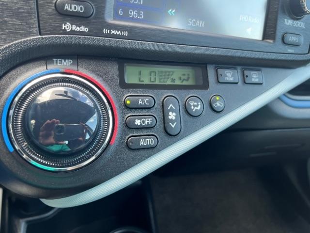 Toyota Prius c Four 2012