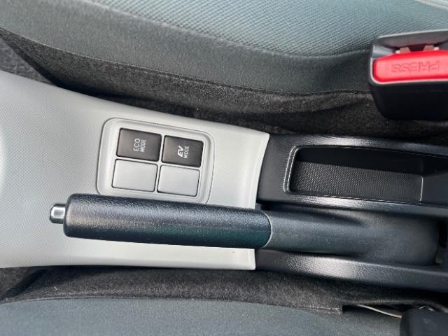 Toyota Prius c Four 2012