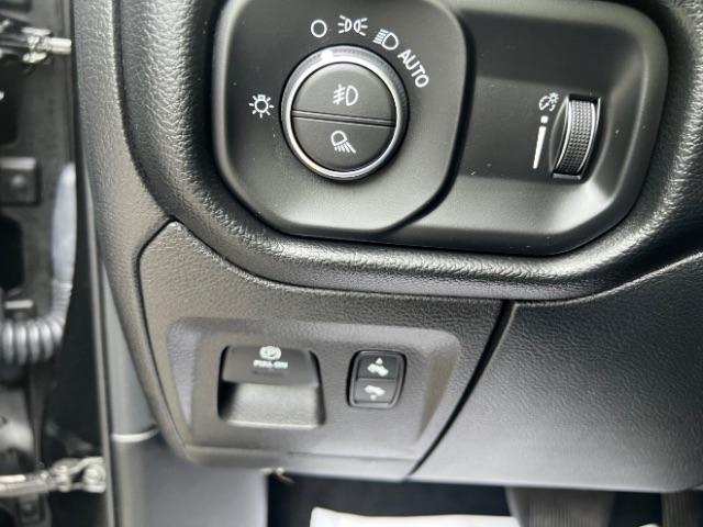 RAM 1500 Big Horn Crew Cab LWB 4WD 2020