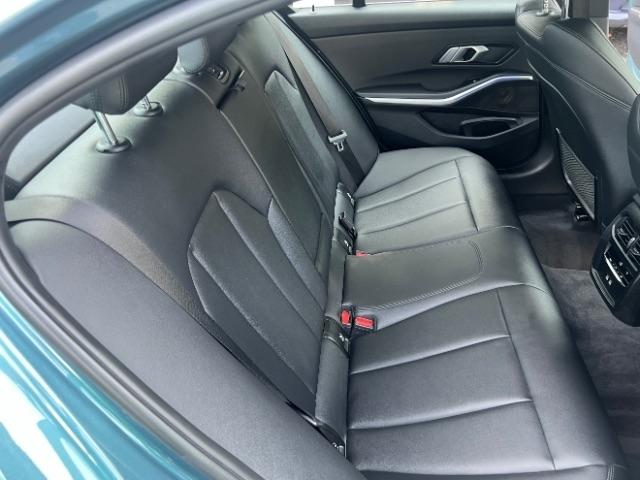 BMW 3-Series 330i xDrive 2021