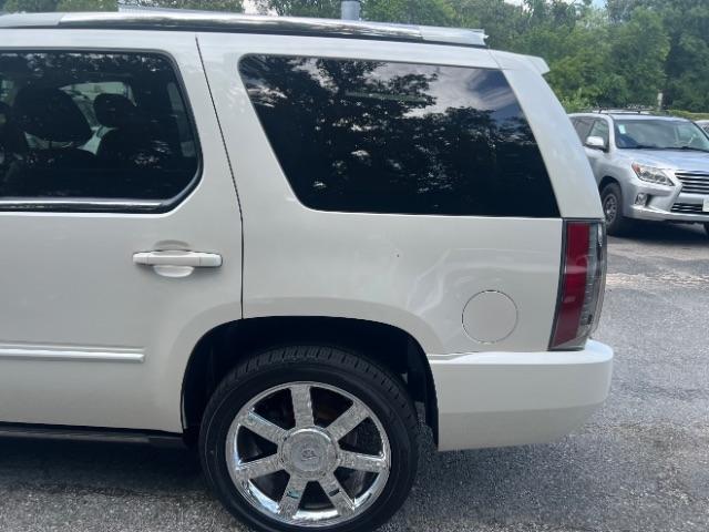 Cadillac Escalade AWD Premium 2012