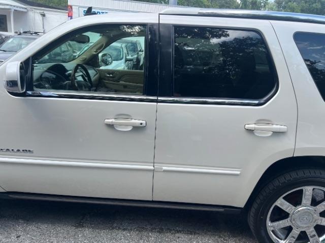 Cadillac Escalade AWD Premium 2012