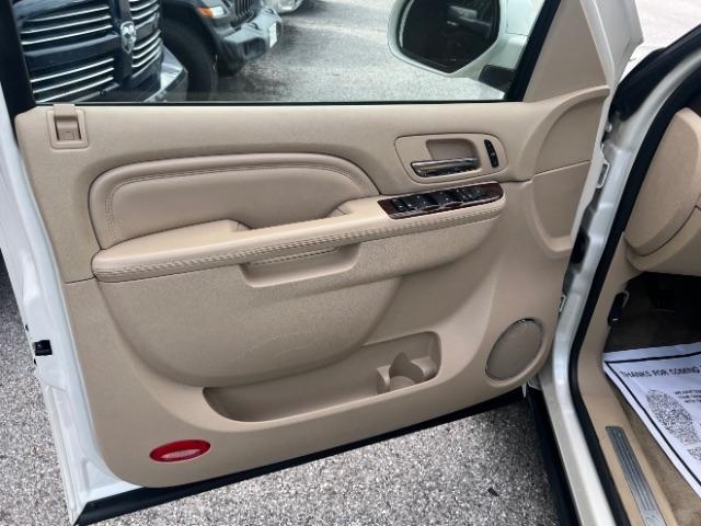 Cadillac Escalade AWD Premium 2012