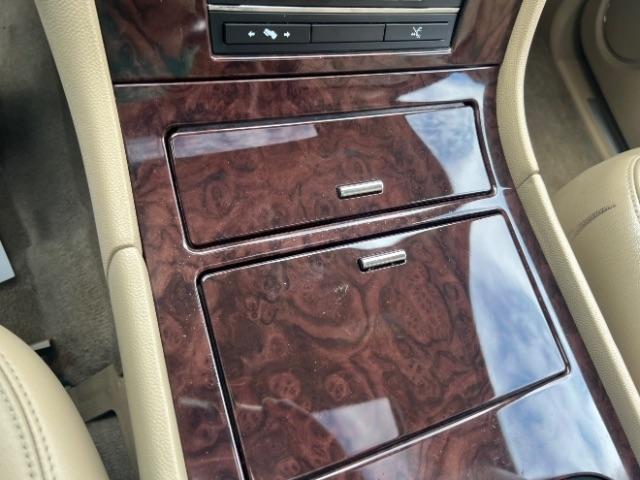 Cadillac Escalade AWD Premium 2012