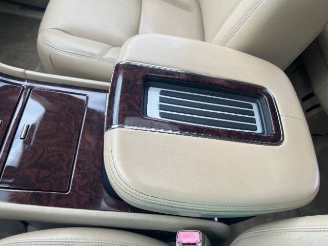 Cadillac Escalade AWD Premium 2012