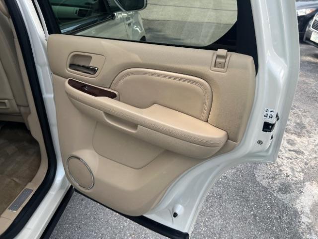 Cadillac Escalade AWD Premium 2012