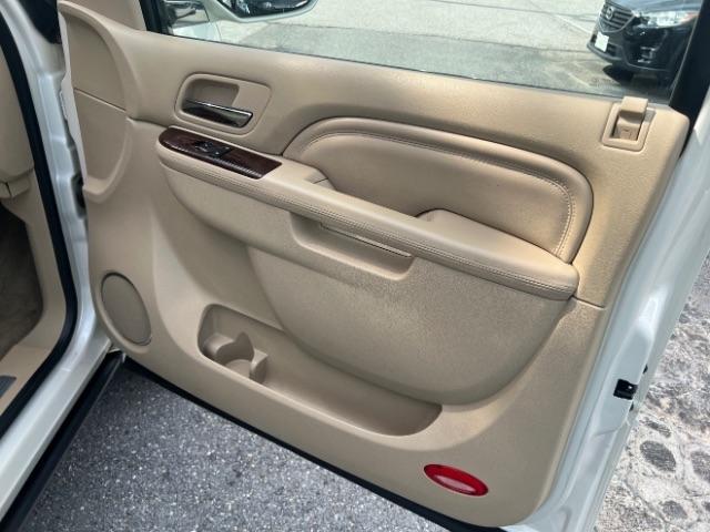 Cadillac Escalade AWD Premium 2012