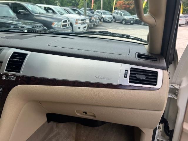 Cadillac Escalade AWD Premium 2012