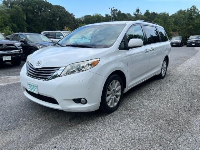 Super White 2014 Toyota Sienna Minivan Front-Wheel Drive Automatic