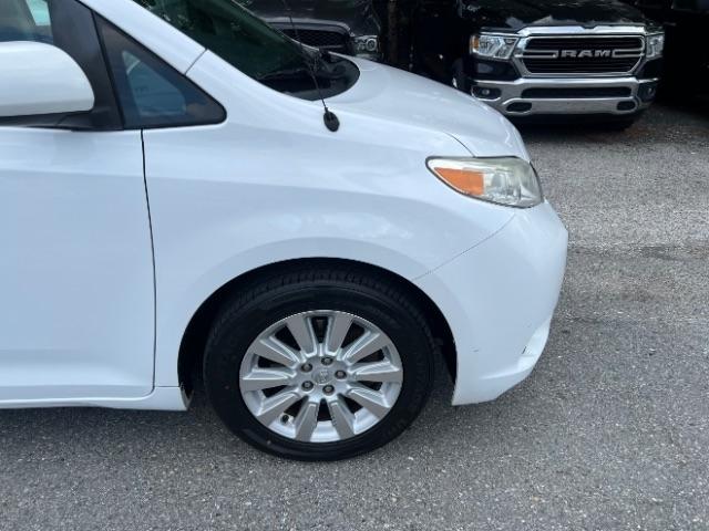 Toyota Sienna Limited AWD 7-Passenger V6 2014