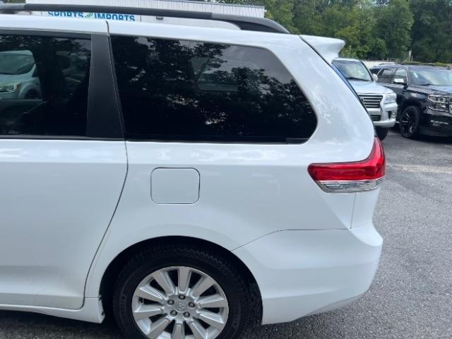 Toyota Sienna Limited AWD 7-Passenger V6 2014