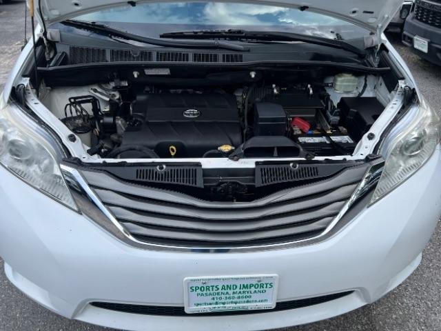 Toyota Sienna Limited AWD 7-Passenger V6 2014