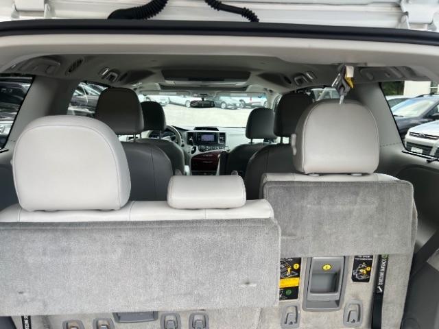 Toyota Sienna Limited AWD 7-Passenger V6 2014