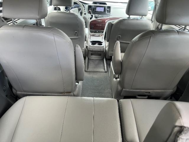 Toyota Sienna Limited AWD 7-Passenger V6 2014