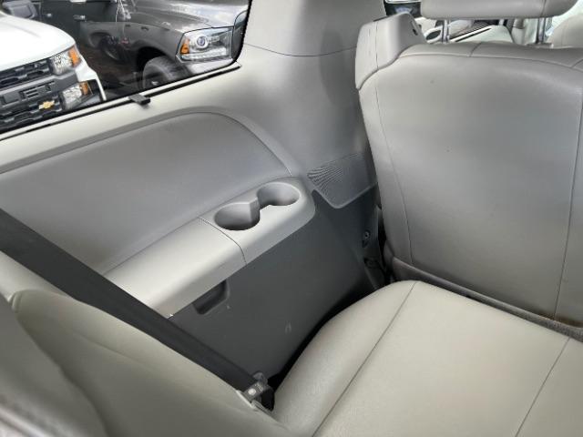 Toyota Sienna Limited AWD 7-Passenger V6 2014