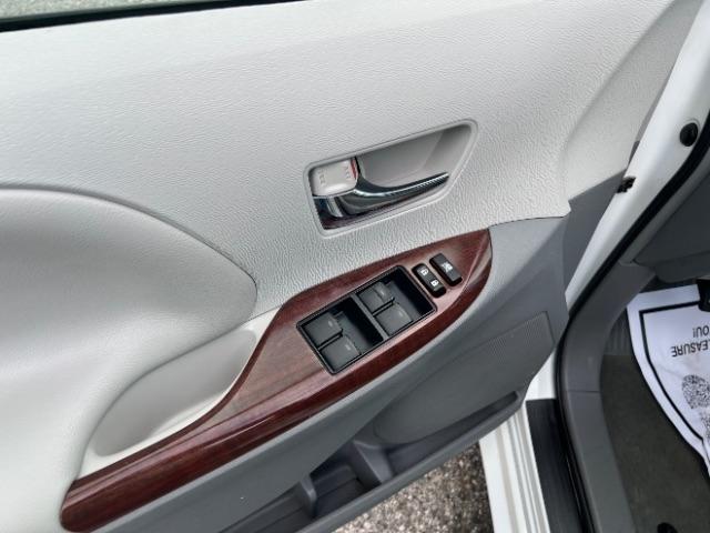 Toyota Sienna Limited AWD 7-Passenger V6 2014
