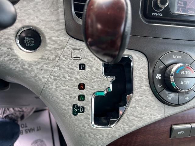 Toyota Sienna Limited AWD 7-Passenger V6 2014