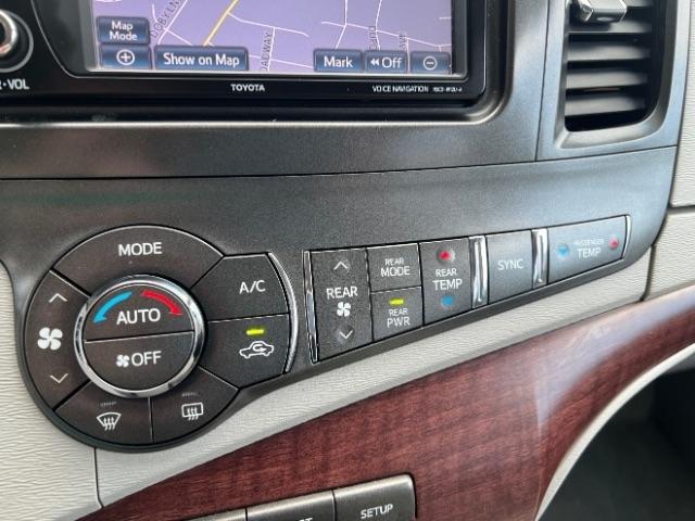 Toyota Sienna Limited AWD 7-Passenger V6 2014