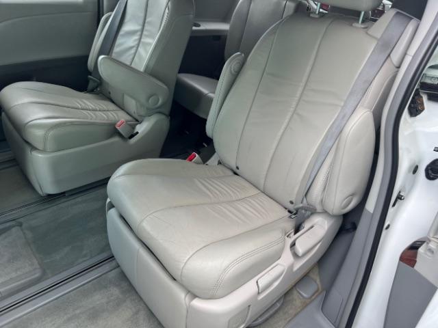 Toyota Sienna Limited AWD 7-Passenger V6 2014