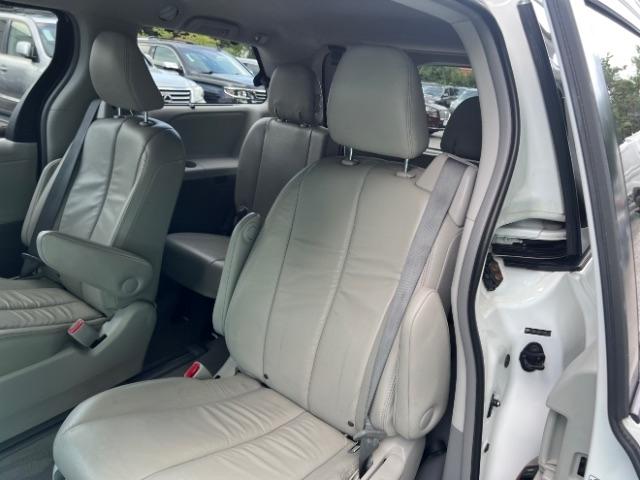 Toyota Sienna Limited AWD 7-Passenger V6 2014