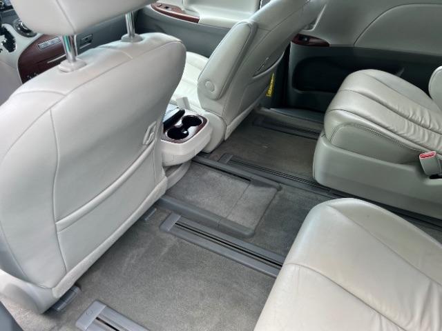 Toyota Sienna Limited AWD 7-Passenger V6 2014