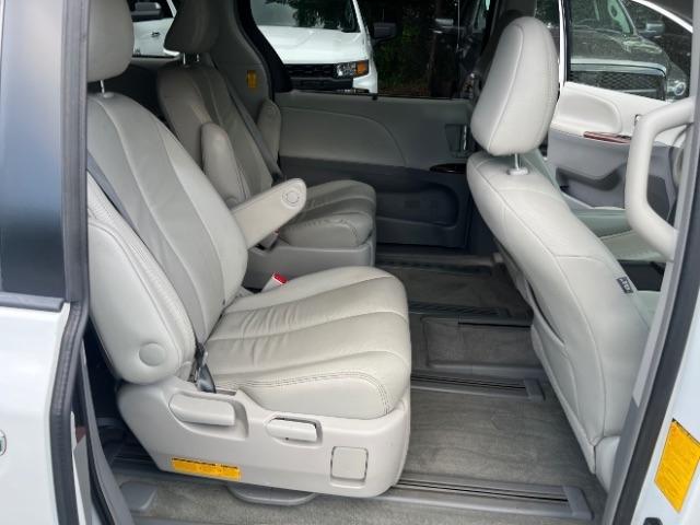 Toyota Sienna Limited AWD 7-Passenger V6 2014