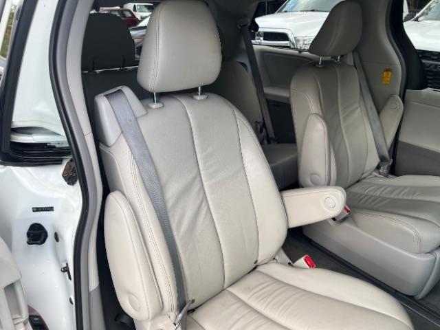 Toyota Sienna Limited AWD 7-Passenger V6 2014