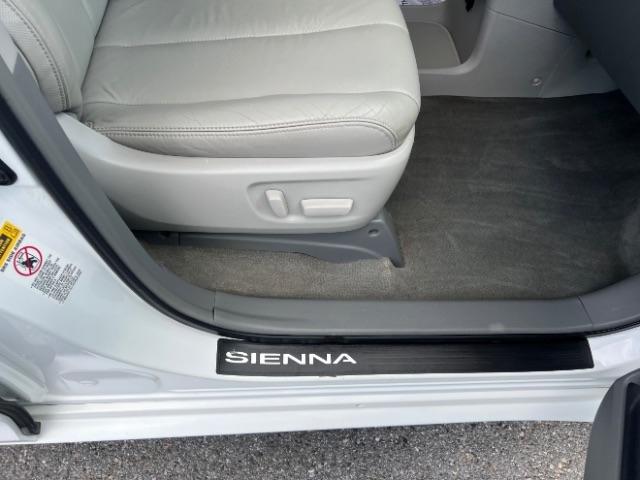 Toyota Sienna Limited AWD 7-Passenger V6 2014