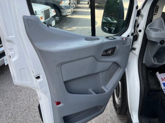 Ford Transit 350 Wagon Low Roof XL w/Sliding Pass. 148-in. WB 2019