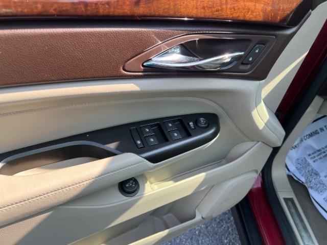 Cadillac SRX Luxury 2012