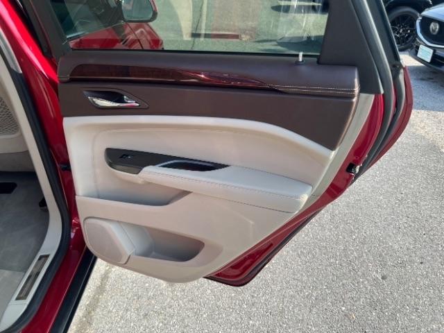 Cadillac SRX Luxury 2012
