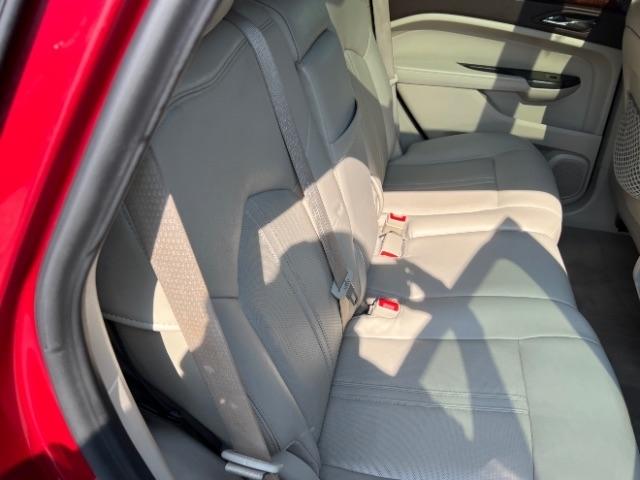 Cadillac SRX Luxury 2012