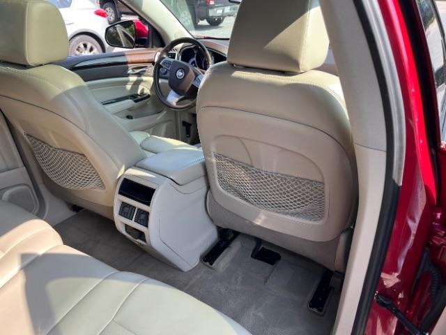 Cadillac SRX Luxury 2012