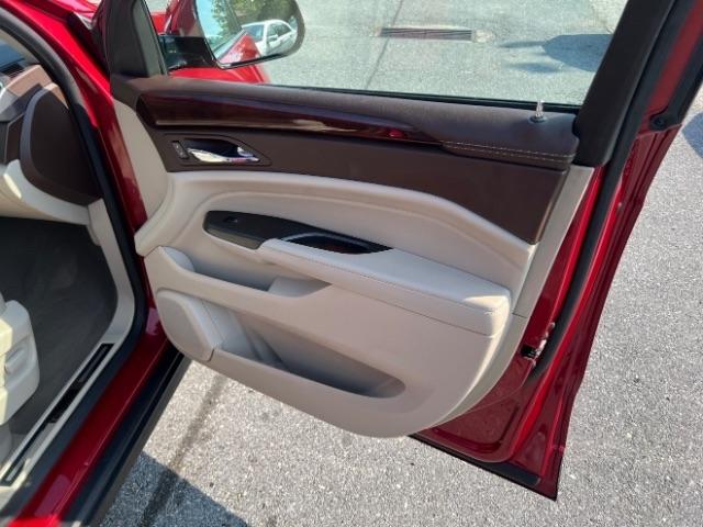 Cadillac SRX Luxury 2012