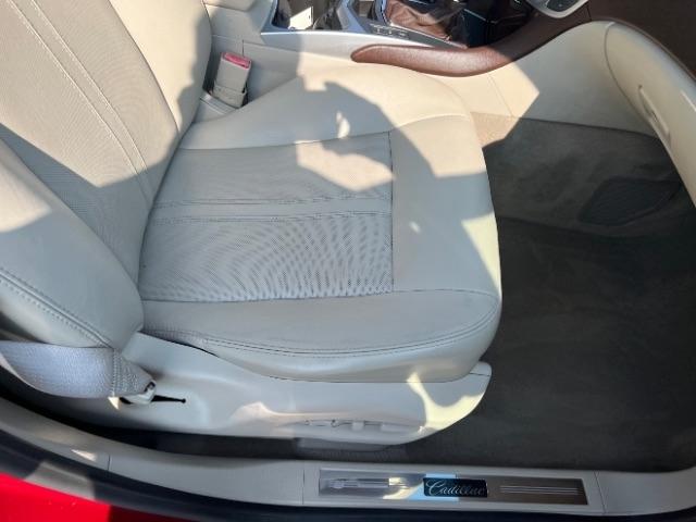 Cadillac SRX Luxury 2012