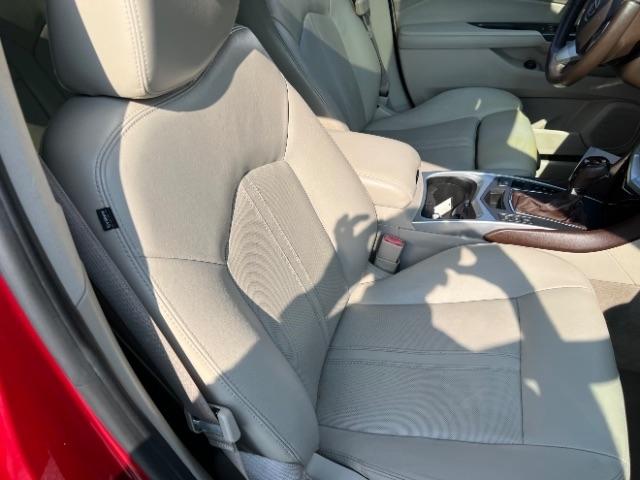 Cadillac SRX Luxury 2012