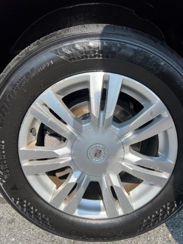 Cadillac SRX Luxury 2012