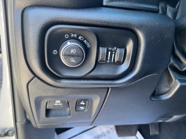 RAM 1500 Laramie Crew Cab SWB 4WD 2019