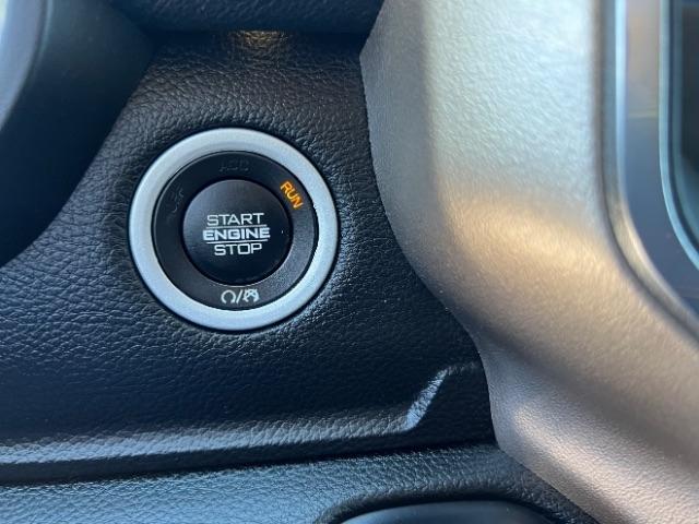 RAM 1500 Laramie Crew Cab SWB 4WD 2019