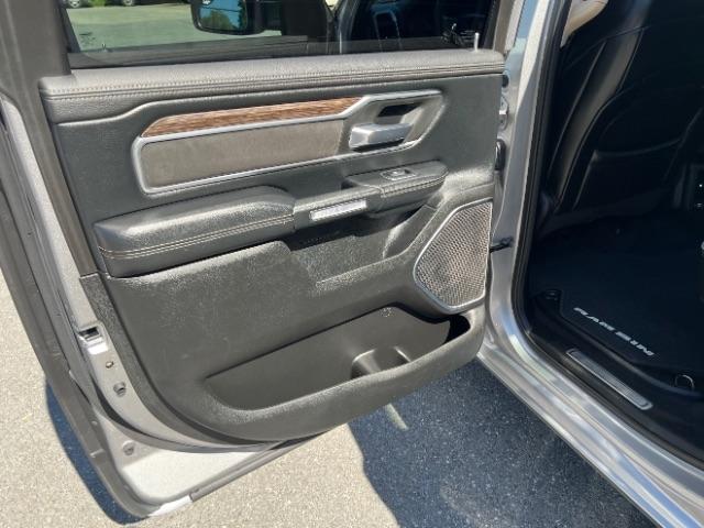 RAM 1500 Laramie Crew Cab SWB 4WD 2019