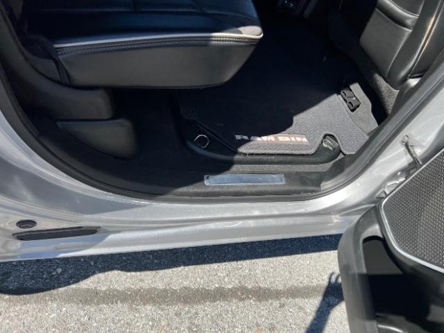RAM 1500 Laramie Crew Cab SWB 4WD 2019
