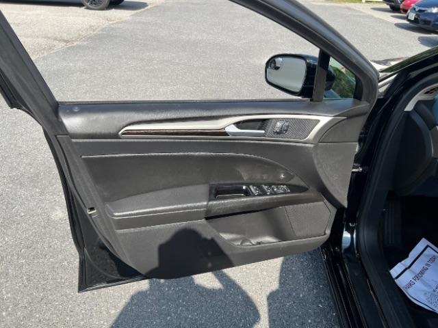 Ford Fusion SE 2016