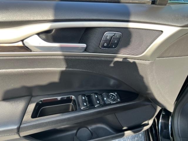 Ford Fusion SE 2016