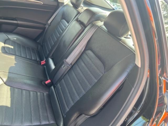 Ford Fusion SE 2016