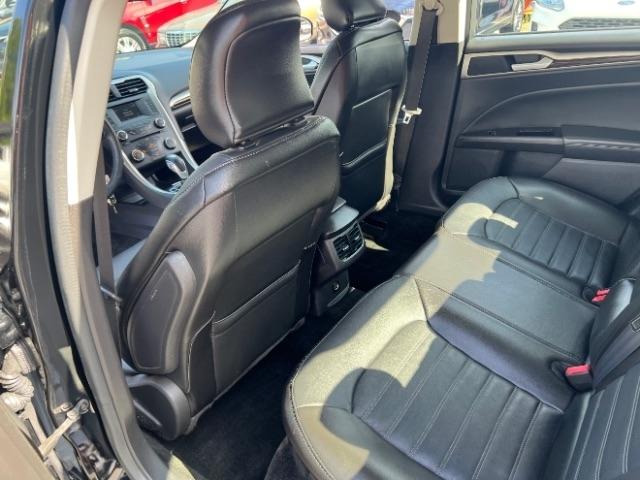 Ford Fusion SE 2016
