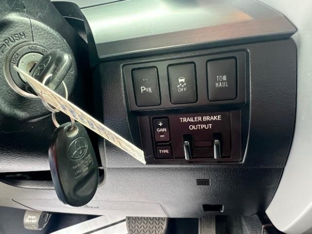 Toyota Tundra Platinum CrewMax 5.7L 4WD 2017